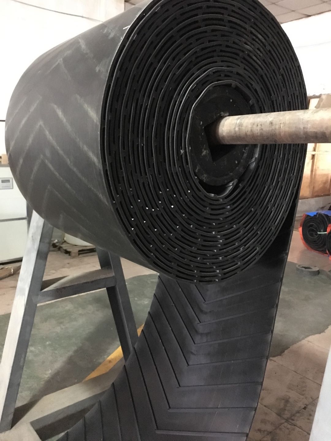 好色先生在线视频：草型花紋輸送帶介紹及挑選方式分析