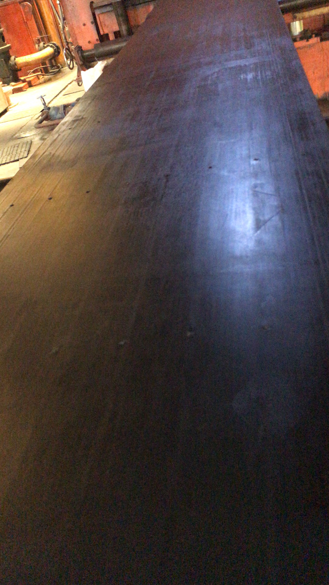 鬥提機輸送帶發生回料、異響、打滑等問題的原因及解決方式